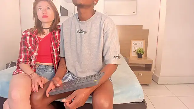 Ebony N Blonde online show from 04/17/26, 10:35