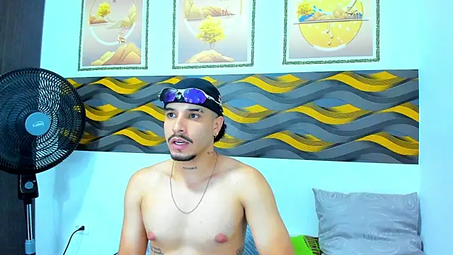 Leon Hotx online show from 04/25/26, 07:33