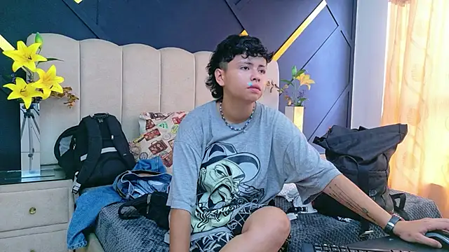 NikiEvanz online show from 04/29/26, 08:15