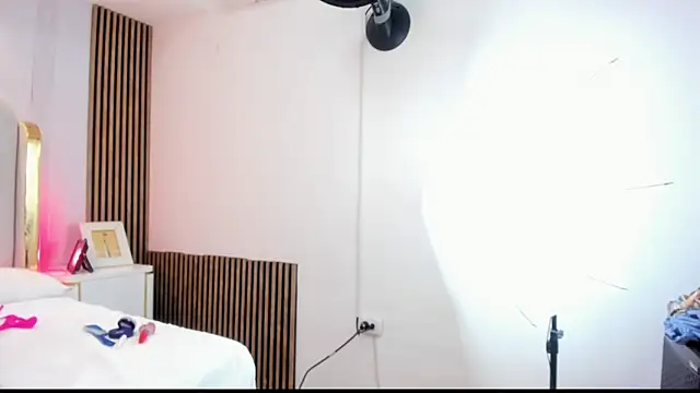 cintya evans online show from 03/28/26, 08:08