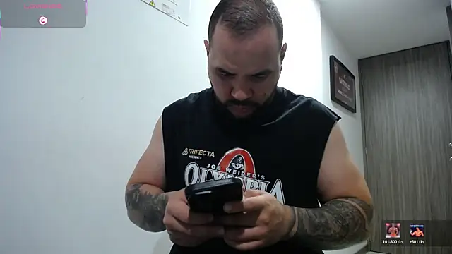 Snapshot of Axel_Dominus chatting on 07/06/26, 08:33 Axel Dominus online show from 07/06/26, 08:33