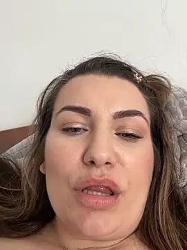 SweetCurvess online show from 04/18/26, 02:10