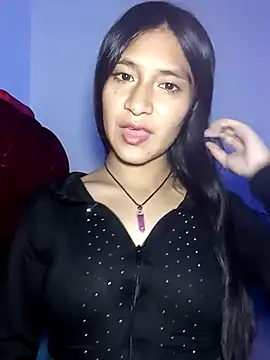 Snapshot of KarolaMendez chatting on 06/16/26, 11:51 KarolaMendez online show from 06/16/26, 11:51