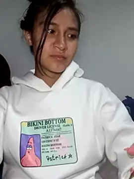 Snapshot of KarolaMendez chatting on 07/03/26, 01:45 KarolaMendez online show from 07/03/26, 01:45