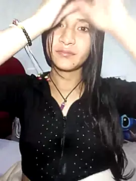 Snapshot of KarolaMendez chatting on 07/13/26, 12:02 KarolaMendez online show from 07/13/26, 12:02