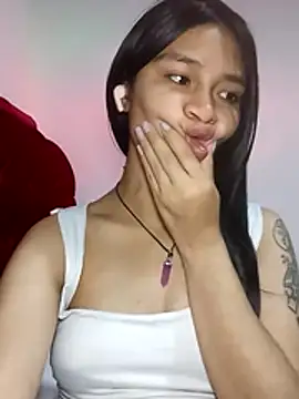 Snapshot of KarolaMendez chatting on 07/22/26, 12:35 KarolaMendez online show from 07/22/26, 12:35