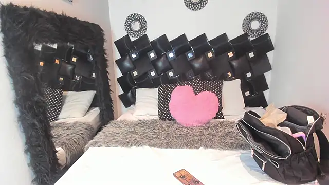 Amarantha rosse online show from 04/16/26, 09:39