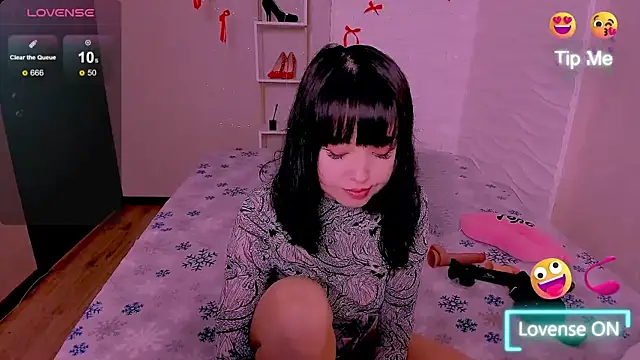 Akiko Yun online show from 04/23/26, 11:42