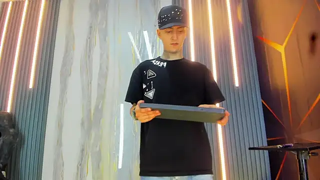 guys hard cock19 online show from 03/13/26, 08:48