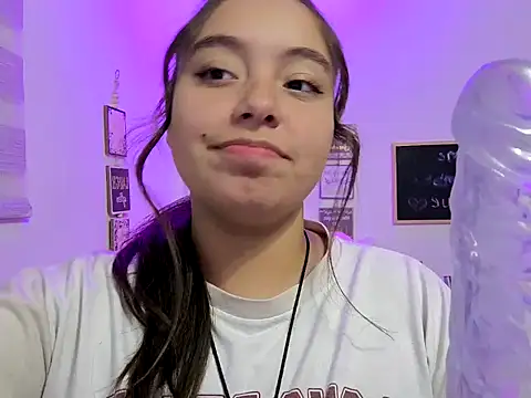cherry valeria online show from 05/15/26, 06:09