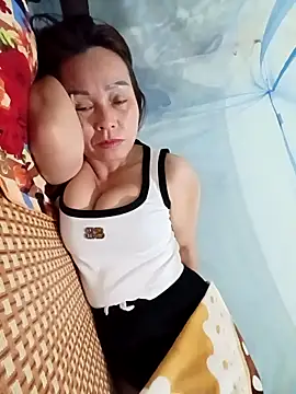 Lyly22x online show from 05/03/26, 10:16