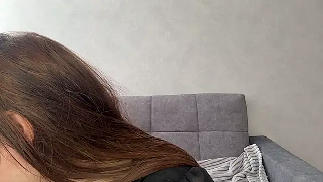 Ellaizatelly online show from 04/22/26, 07:55