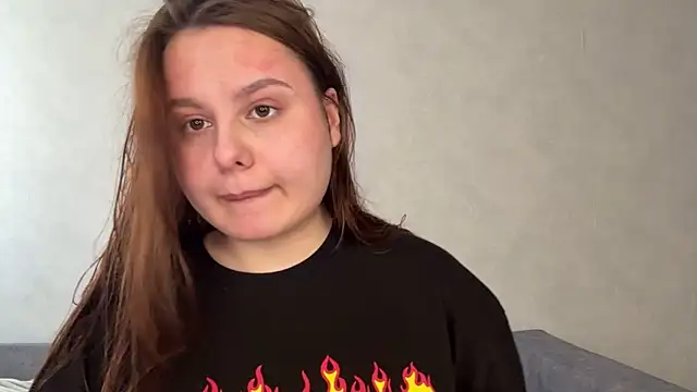 Ellaizatelly online show from 04/23/26, 10:47