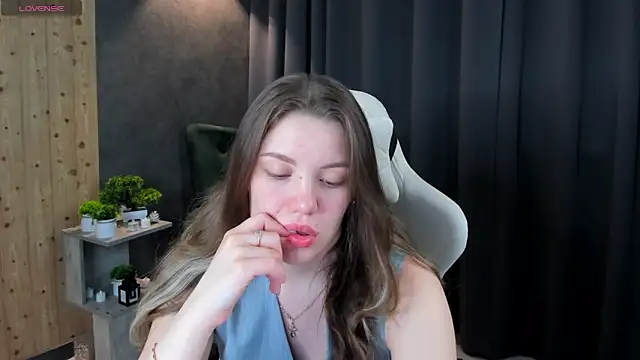 TessaD online show from 03/17/26, 04:17