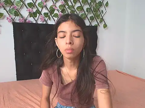 Sweet Scarlett  online show from 04/14/26, 02:01