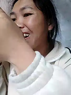 Snapshot of chekoko chatting on 05/03/26, 12:38 chekoko online show from 05/03/26, 12:38