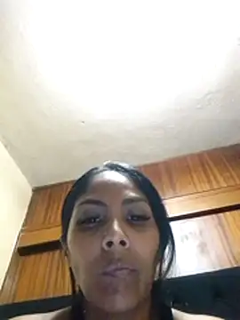 Snapshot of cosita_rica_1 chatting on 04/21/26, 05:03 cosita rica 1 online show from 04/21/26, 05:03