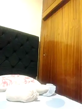 Snapshot of cosita_rica_1 chatting on 05/15/26, 04:19 cosita rica 1 online show from 05/15/26, 04:19