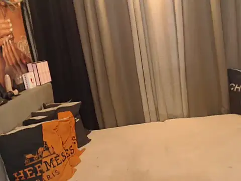 MistressNicole online show from 05/05/26, 04:42