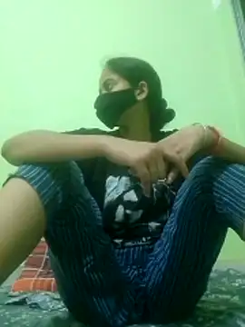 nidhiyadav00 online show from 04/18/26, 07:07