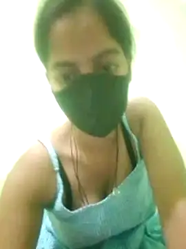 nidhiyadav00 online show from 04/21/26, 07:17