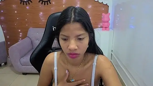 Snapshot of emily_smith_t chatting on 05/29/26, 12:47 emily smith t online show from 05/29/26, 12:47