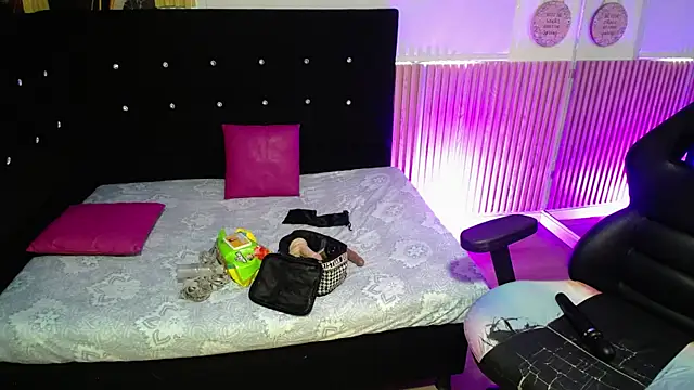 Ebony rizon online show from 06/19/26, 02:32
