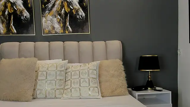 VaniaRouse online show from 04/02/26, 02:26