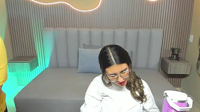 Amy Estrellita online show from 04/16/26, 12:06