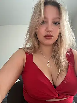 Snapshot of bettyloveu chatting on 06/05/26, 04:08 bettyloveu online show from 06/05/26, 04:08