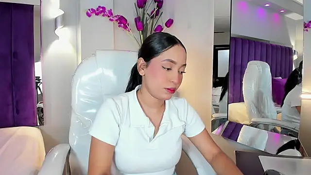 Snapshot of MiaCamille_ chatting on 06/06/26, 06:12 MiaCamille online show from 06/06/26, 06:12
