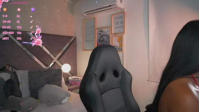 Naomi-Gray online show from 06/05/26, 06:46