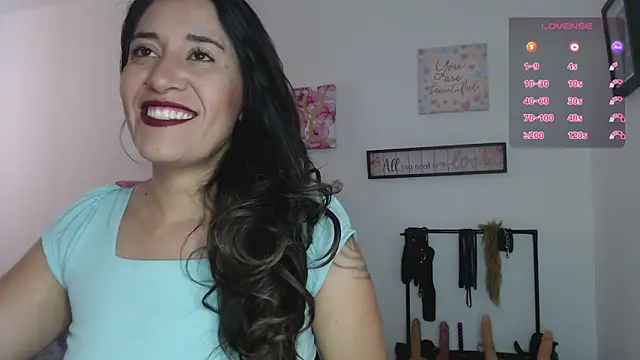 Snapshot of violeta_scott chatting on 06/12/26, 12:15 violeta scott online show from 06/12/26, 12:15
