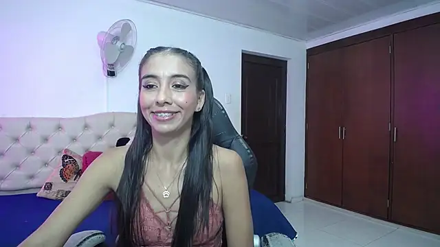 sandra petite19 online show from 06/07/26, 10:57