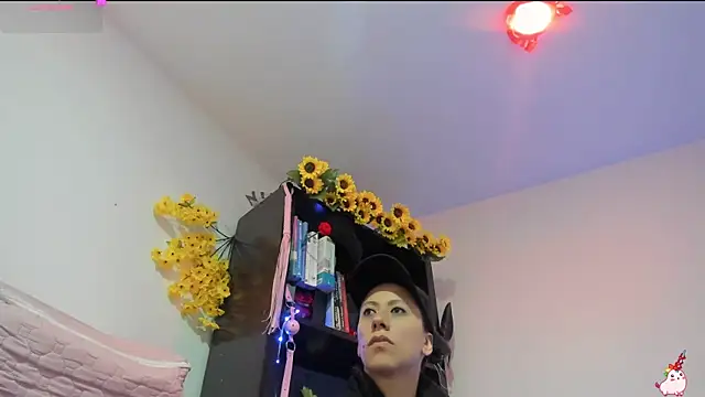 Snapshot of ItsAmara chatting on 06/10/26, 12:59 ItsAmara online show from 06/10/26, 12:59