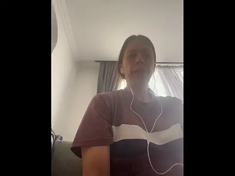Snapshot of ItsAmara chatting on 06/15/26, 05:37 ItsAmara online show from 06/15/26, 05:37