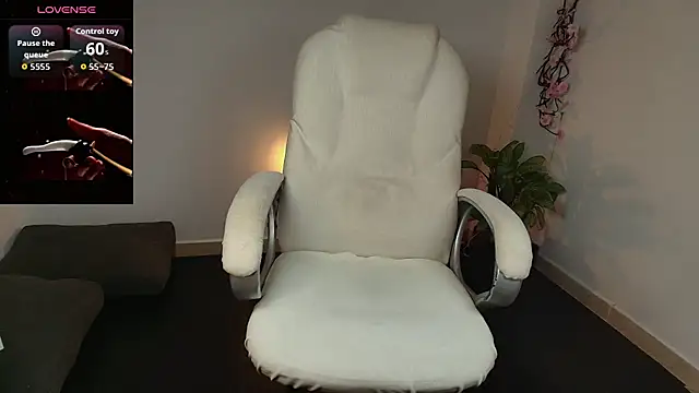 Roma Niaa online show from 05/10/26, 01:11