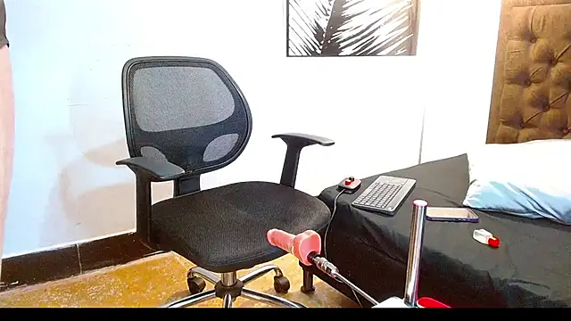 MAGUIRRE 2011 online show from 04/11/26, 04:06