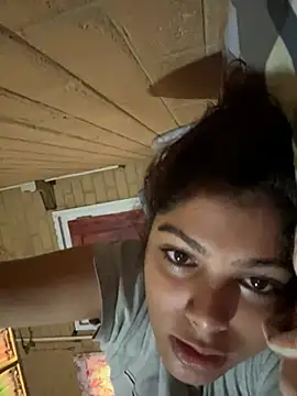 Snowygirl11 online show from 06/04/26, 05:57