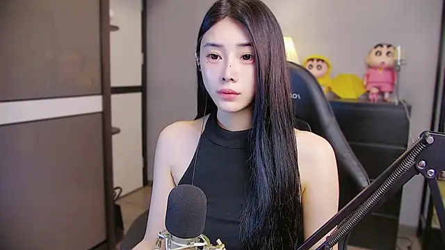 Snapshot of XiaoYuBao- chatting on 06/06/26, 05:06 XiaoYuBao- online show from 06/06/26, 05:06