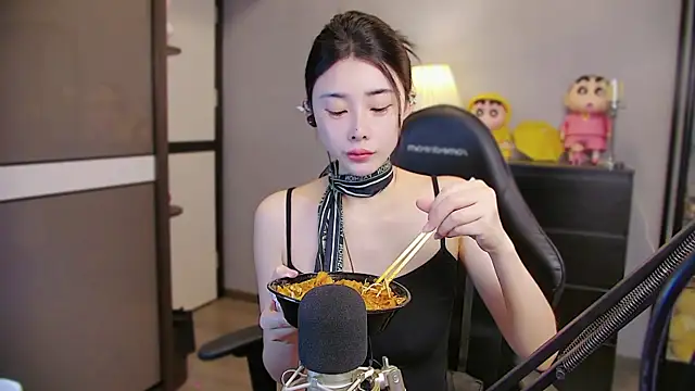 XiaoYuBao- online show from 07/12/26, 08:33