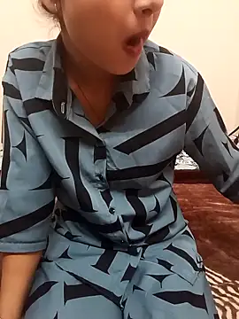 ritika gupta02 online show from 04/18/26, 05:33