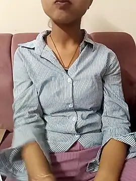 ritika gupta02 online show from 04/21/26, 07:06