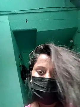 Snapshot of SanjanaBiswas323 chatting on 03/21/26, 03:44 SanjanaBiswas323 online show from 03/21/26, 03:44