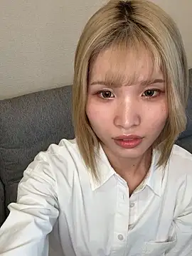 una2001 online show from 04/28/26, 01:15