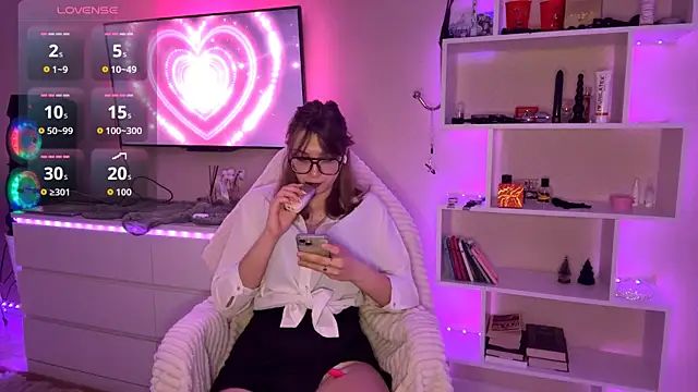Olivia 132 online show from 04/08/26, 01:11