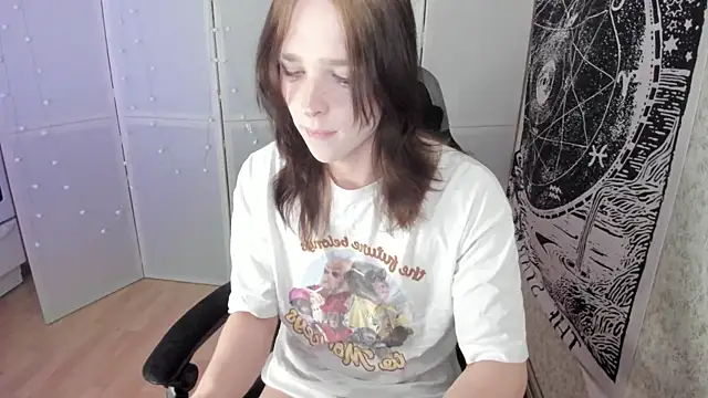 Snapshot of Simochka_w chatting on 06/05/26, 10:21 Simochka w online show from 06/05/26, 10:21