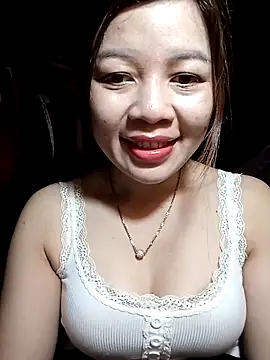 Yiyi102300 online show from 04/05/26, 01:14