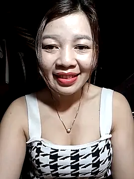 Yiyi102300 online show from 04/06/26, 02:31