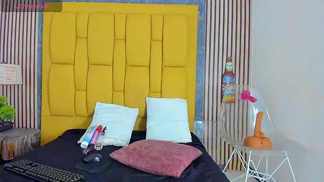  karlaruso online show from 04/23/26, 12:29